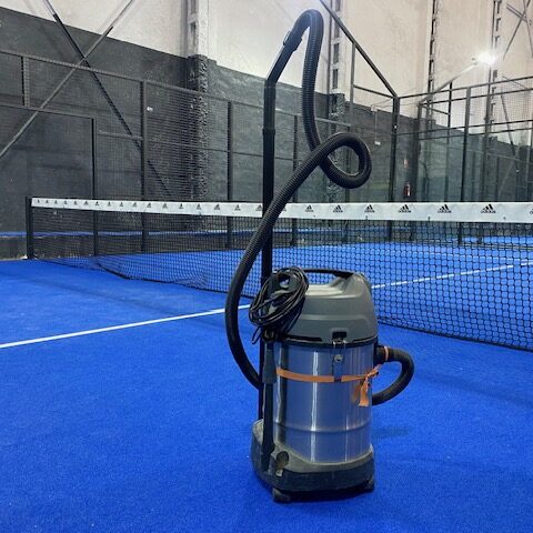 Guía básica para el mantenimiento de una pista de pádel